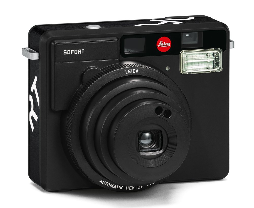 Leica Sofort Schwarz: It's all a matter of colour, or lack thereof